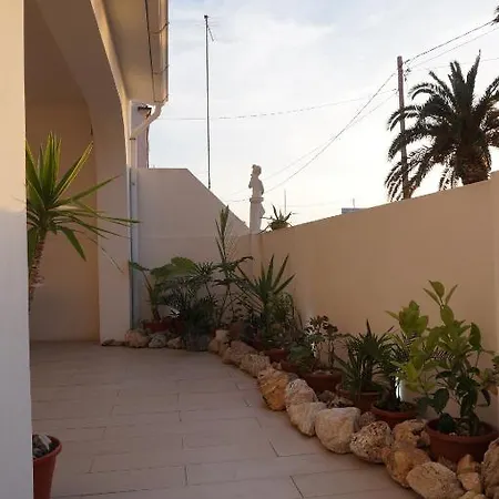 Villino Erminia - Seaside Art Bed & Breakfast